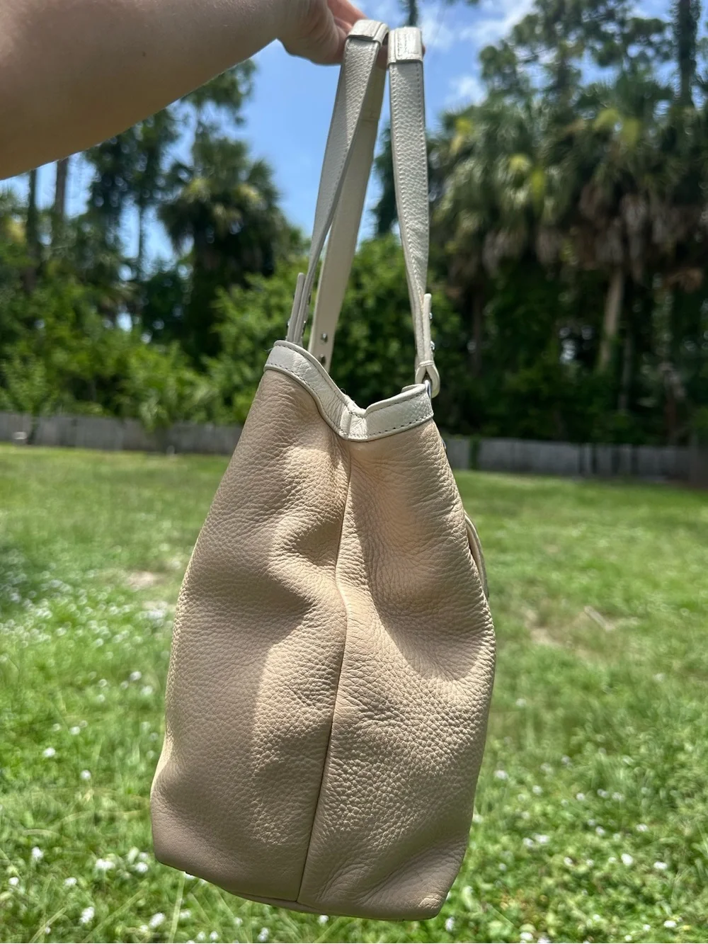 Coach Penelope pebbled leather purse in tan and cream w/ turn lock front pocket